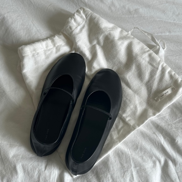 The Row Leather Ballet Flats black size 38.5 sold out most everywhere - Picture 2 of 12